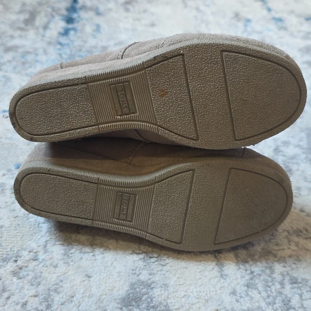 TOMS Desert Wedge‎ Taupe Suede Size Youth 12